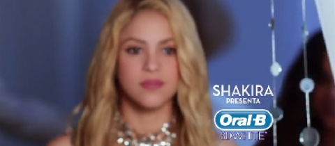 Oral B 3D White Shakira